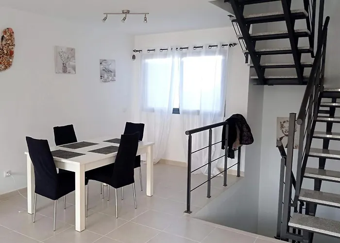 בית נופש Triplex 8 Islas