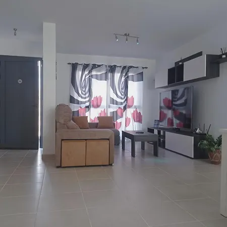 Semesterbostad Triplex 8 Islas